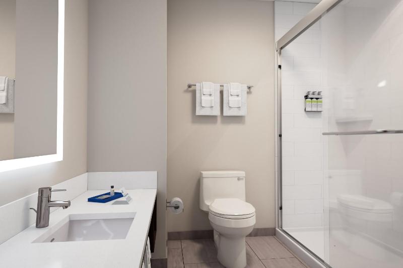Standard Room image 3