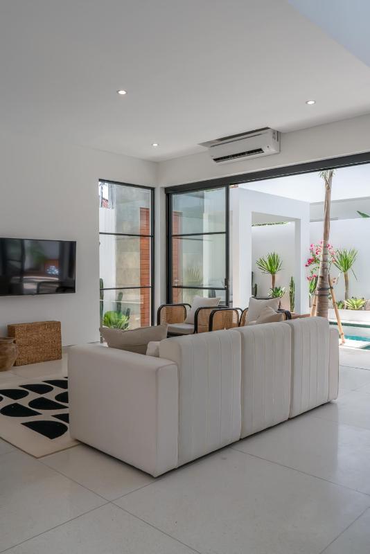 Casa Embra - Charming 4BR Villa in Berawa 5 mins to Beach! - image 33