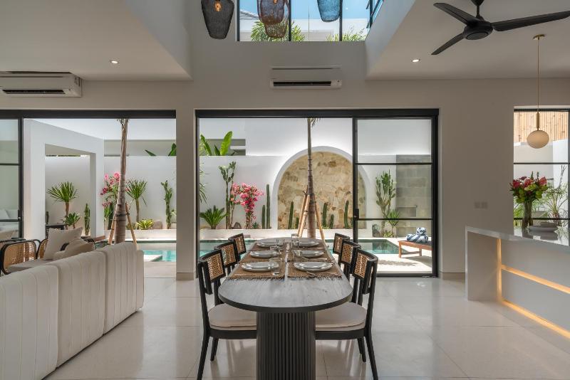 Casa Embra - Charming 4BR Villa in Berawa 5 mins to Beach! - image 6