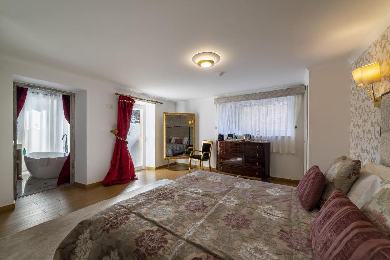 Deluxe Room with Terrace image 1