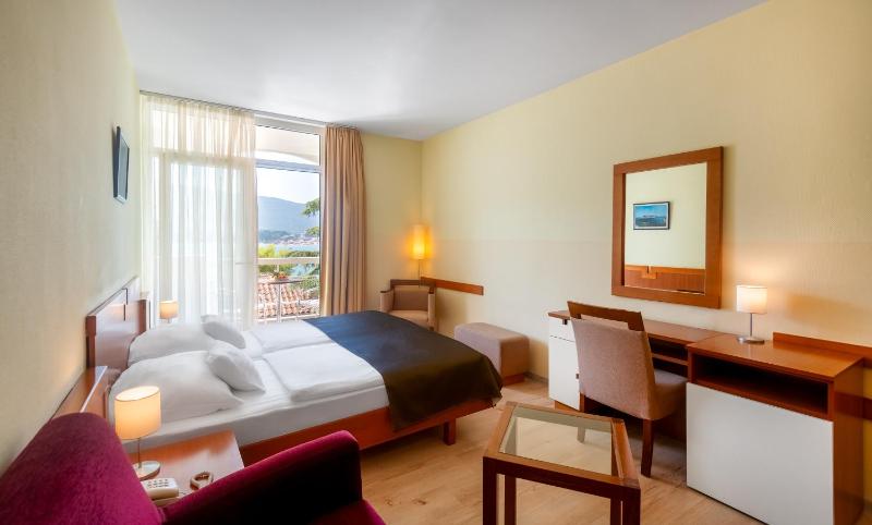 Triple Room image 2