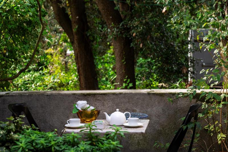 Deluxe Double or Twin Room with Balcony image 2