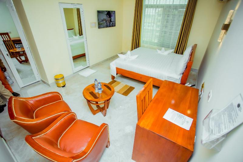 Silver Paradise Hotel - image 2