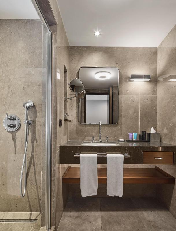 Deluxe Double Room with Sea View image 2