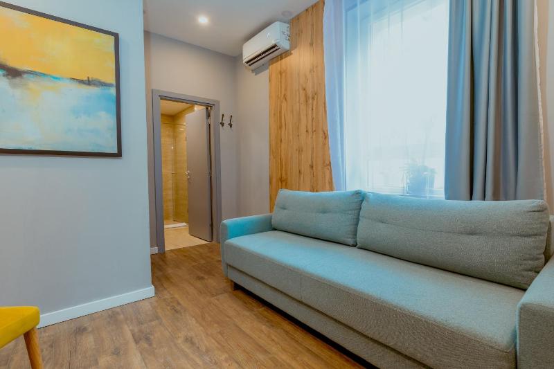 One-Bedroom Apartment image 4