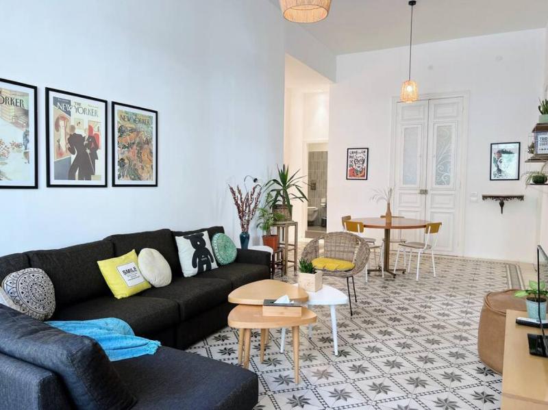 Vintage Apt 4BR Mar Mikhael - image 10