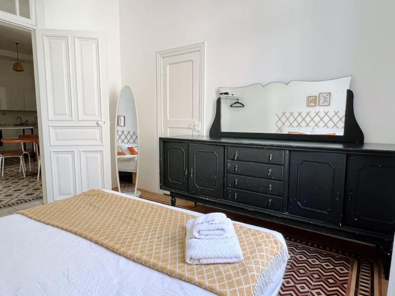 Vintage Apt 4BR Mar Mikhael - image 13