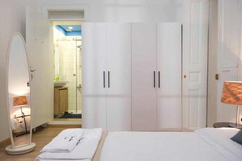 Hidden Gem 1BR Apartment - image 6