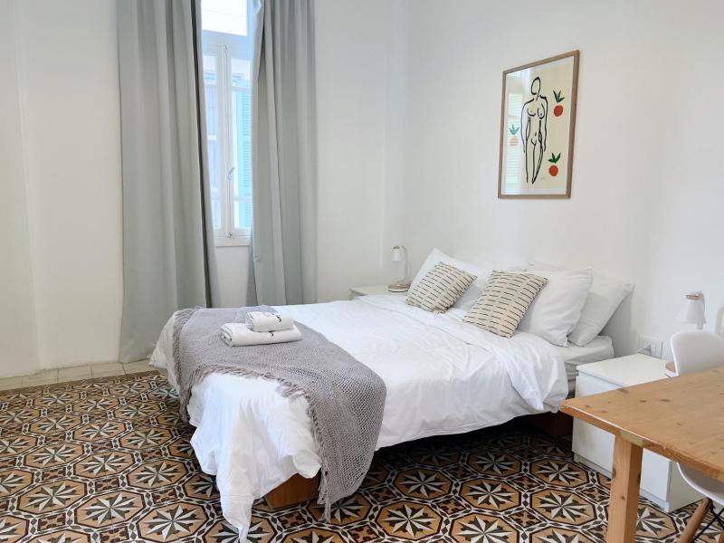 Nicely Tiled Apt Beirut 4BR - image 4