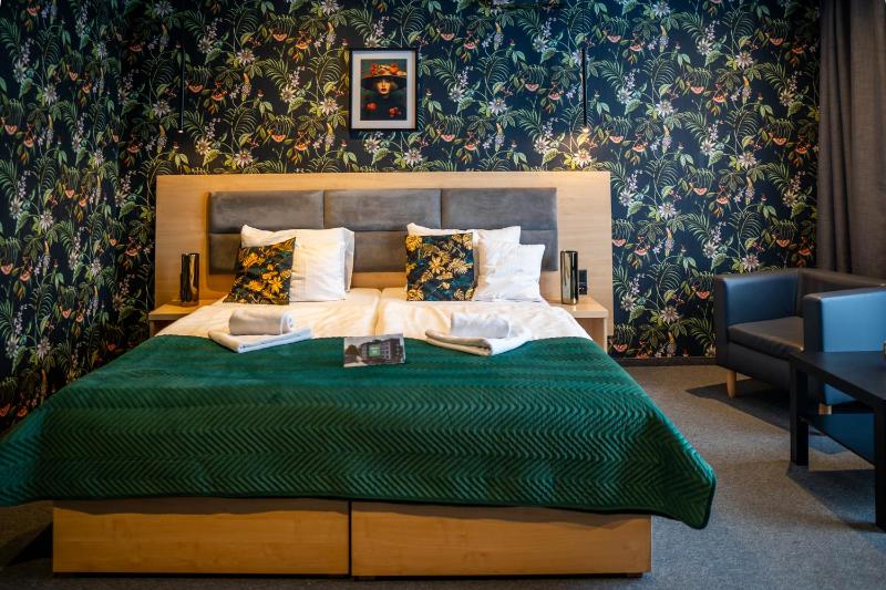 Deluxe Double Room image 3