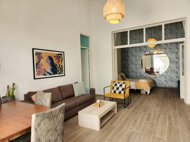 Spacious 2 Bedroom Apt In Mar Mikhael - image 4
