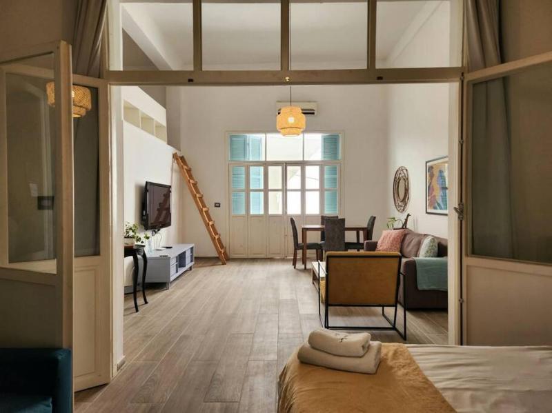 Spacious 2 Bedroom Apt In Mar Mikhael - image 16