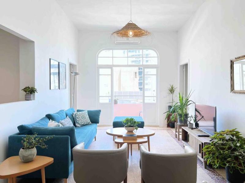 Bright Loft 4BR MarMikhael - image 6