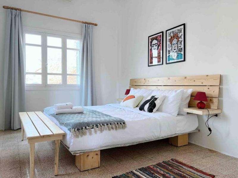 Bright Loft 4BR MarMikhael - image 3