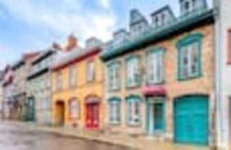 North House - Gorgeous 3 Bedroom 2-floor Old Quebec Townhouse - image 2