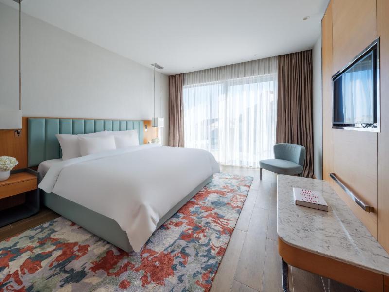 Standard Double Room with Park View image 4