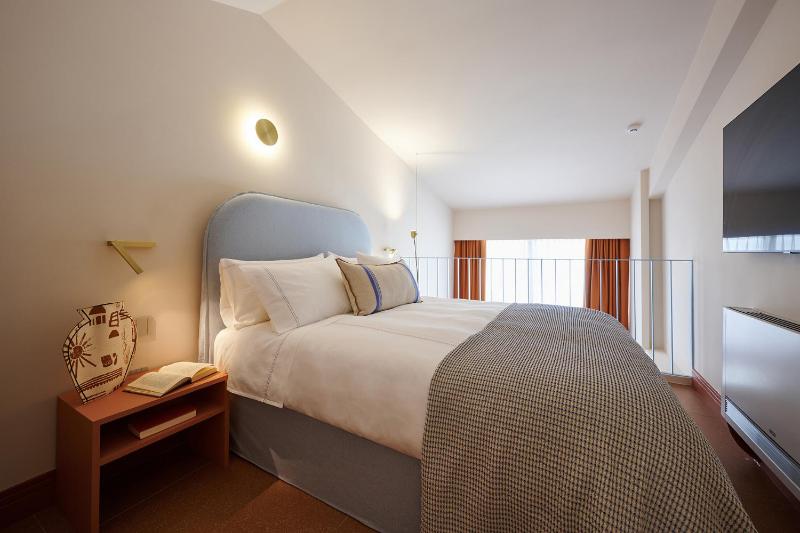 Suite with Balcony image 2