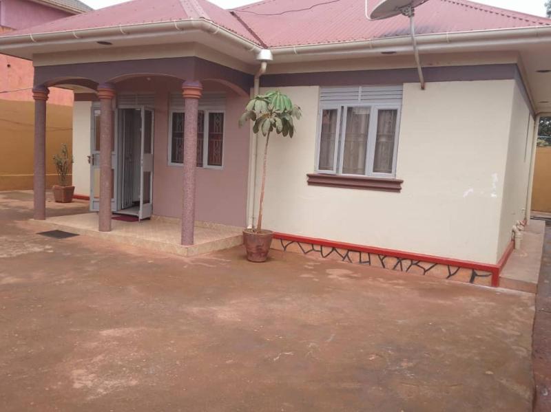 Kalifonia Guest House - image 3