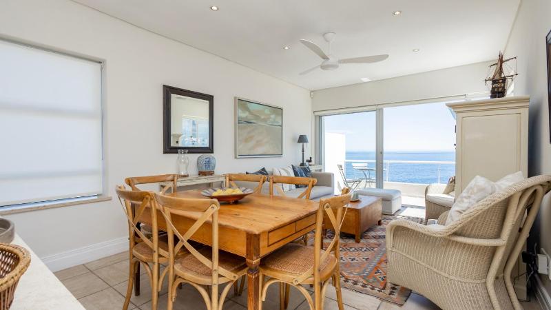 Apartment with Sea View image 4