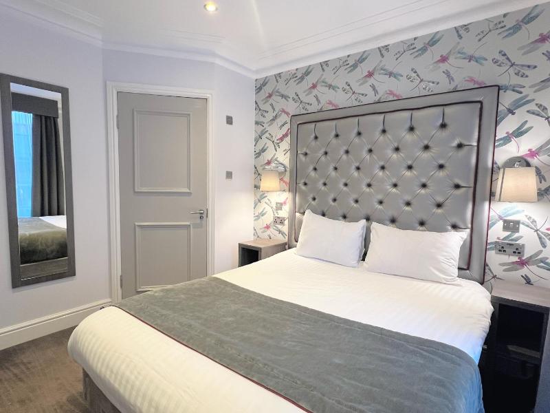 Standard Double Room image 1