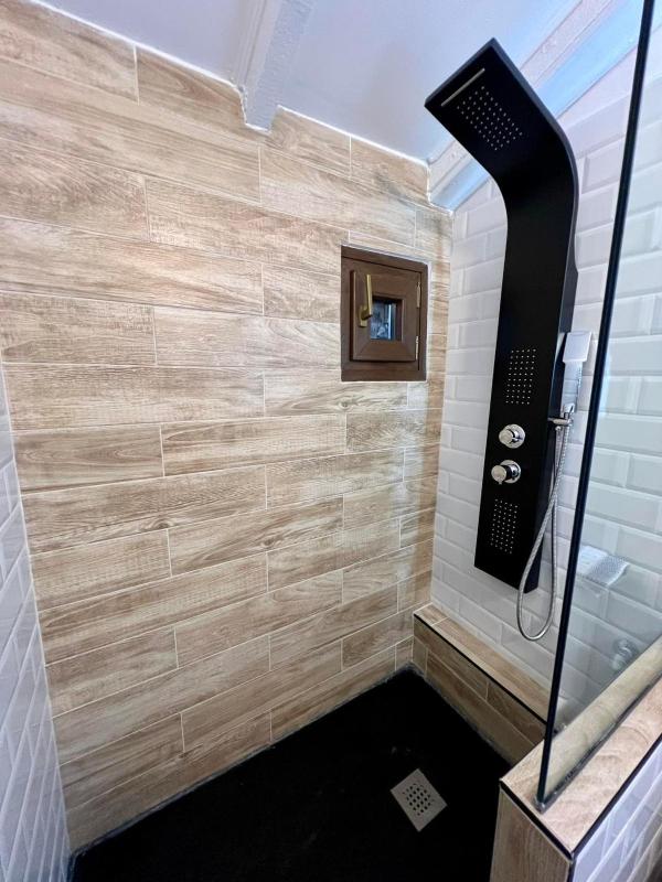 Superior Triple Room image 4