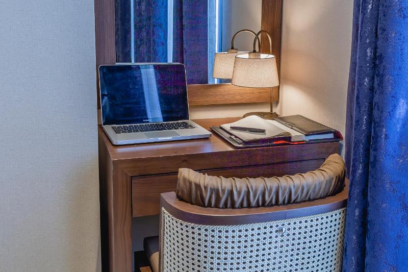 Superior Suite image 2