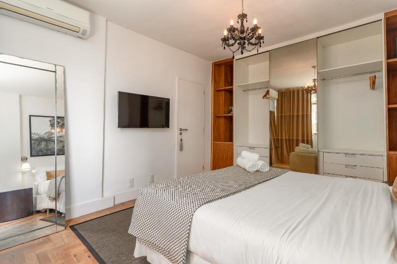 Unhotel - Apartamento Design no Leblon Perto da Praia - image 7