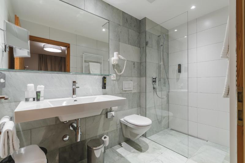Junior Suite with Balcony and Panorama View  image 2