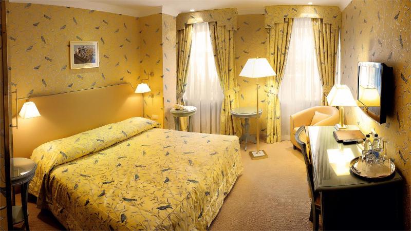Standard Double or Twin Room image 2