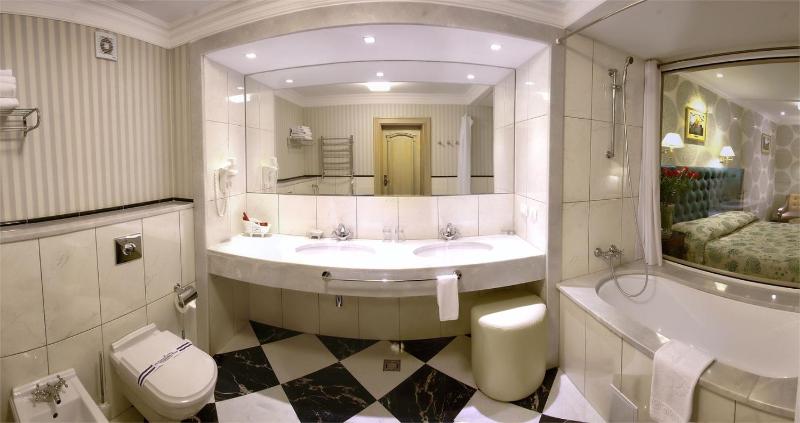 Junior Suite image 4