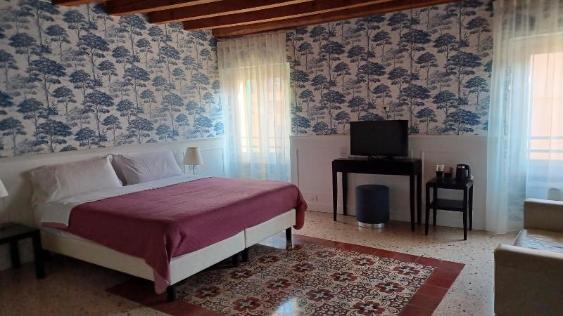 Triple Room image 4