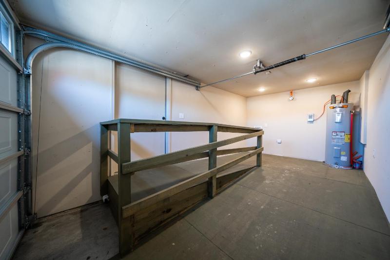 Queen Room - Disability Access image 3