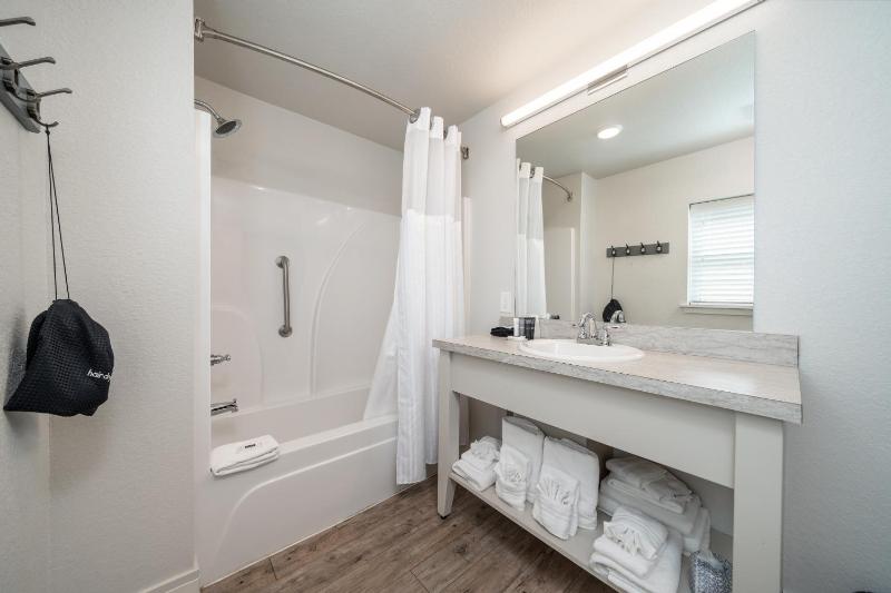 Standard Double Room image 2