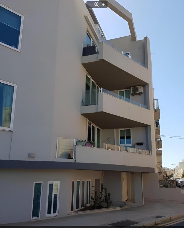 St. Julian's Super Bright And Spacious Seaview Apartment - image 2