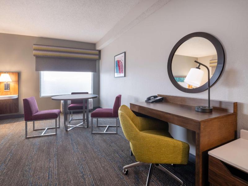 Executive King Suite - Non-Smoking image 3