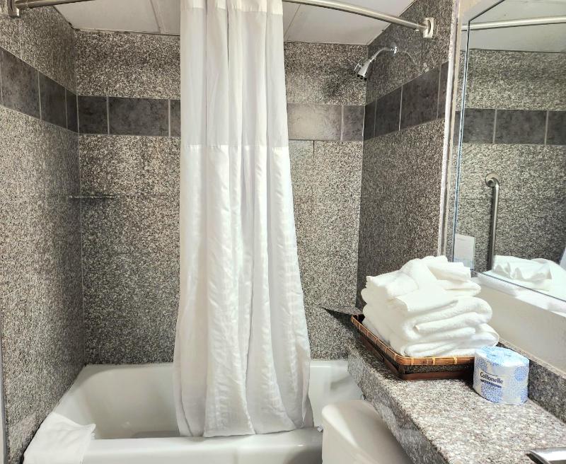 Wyndham Garden Austin - image 24