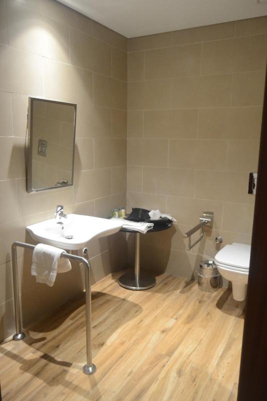 Queen Room - Mobility Access image 4