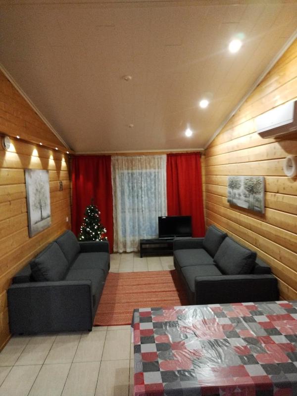 Three-Bedroom Apartment with Sauna image 1
