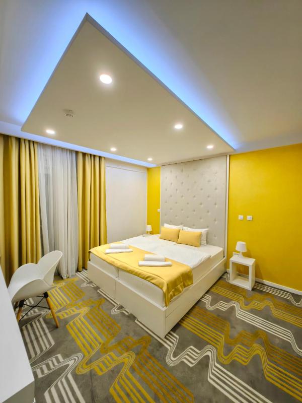 Double or Twin Room image 3