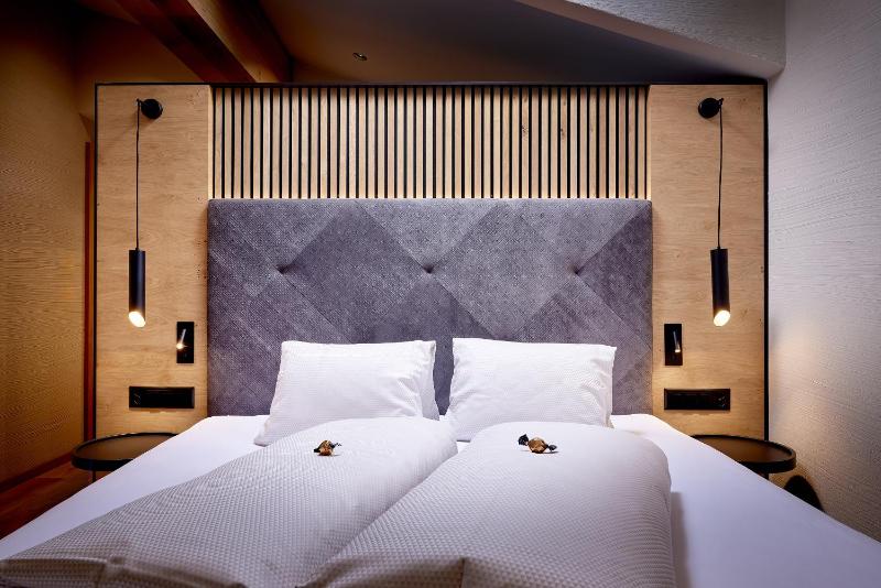 Superior Double Room image 1