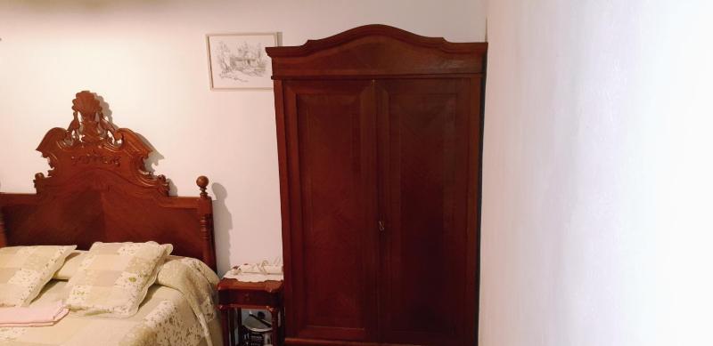 Double Room with Shared Bathroom image 3