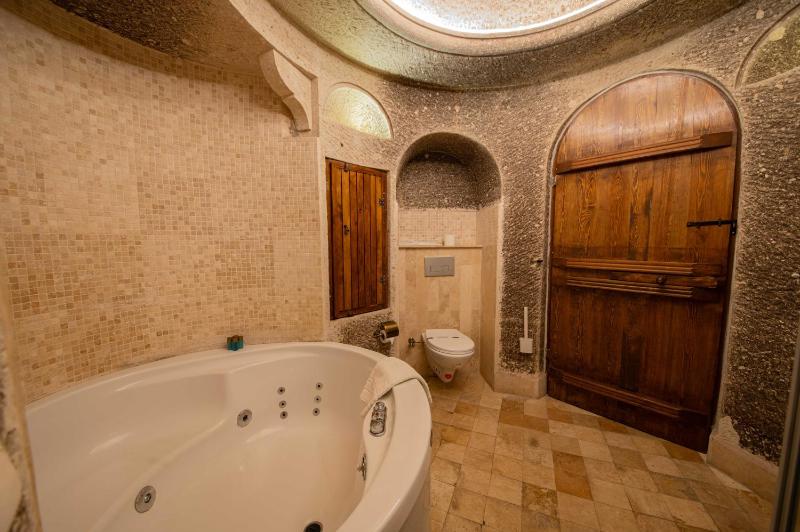 King Suite image 2