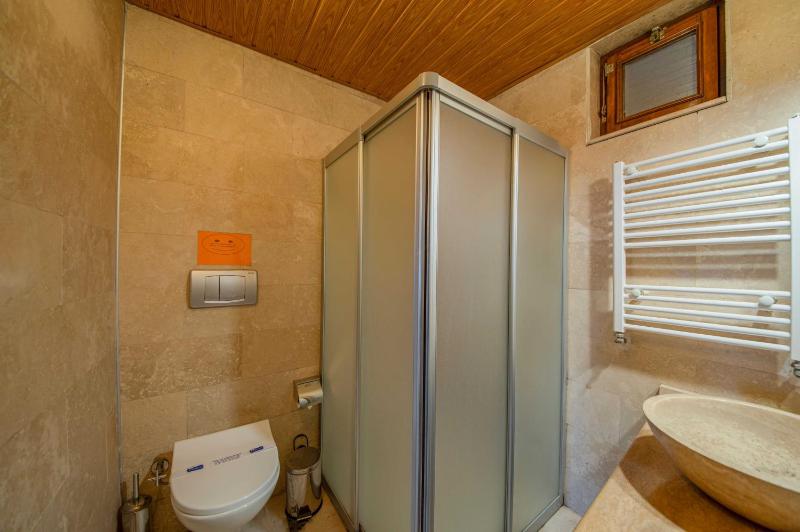 Superior Stone Triple Room image 3