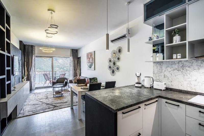 Apartment 14 With Amazing Sea View - image 9