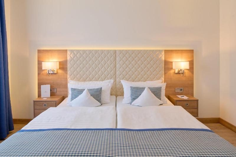 Suite with Balcony and Side View of the Sea image 4