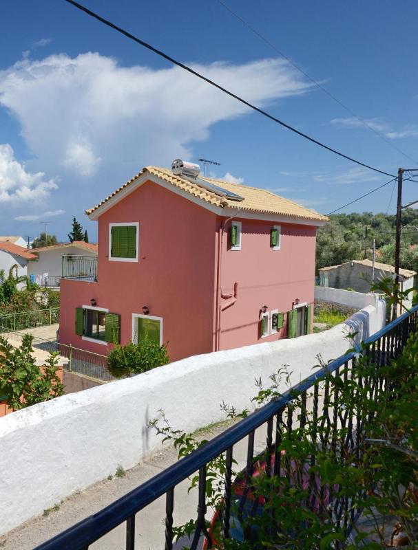 Three-Bedroom House image 1