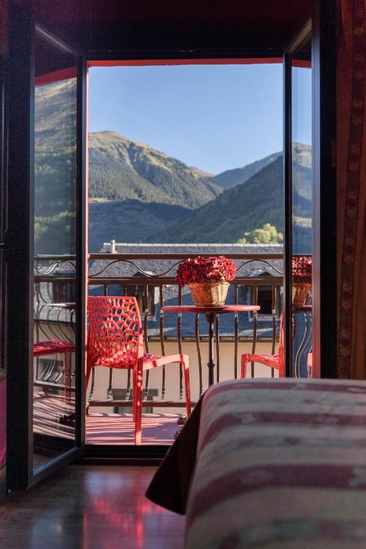 Budget Double or Twin Room with Views image 1