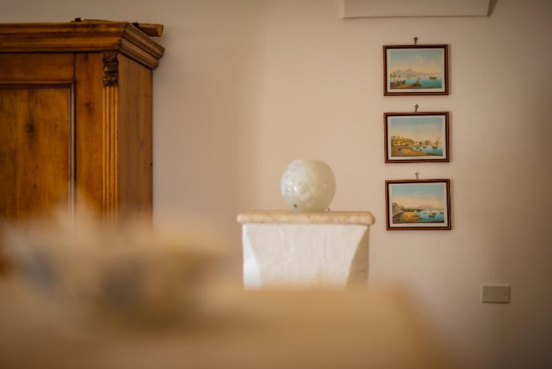  Junior Suite with Spa Bath image 2