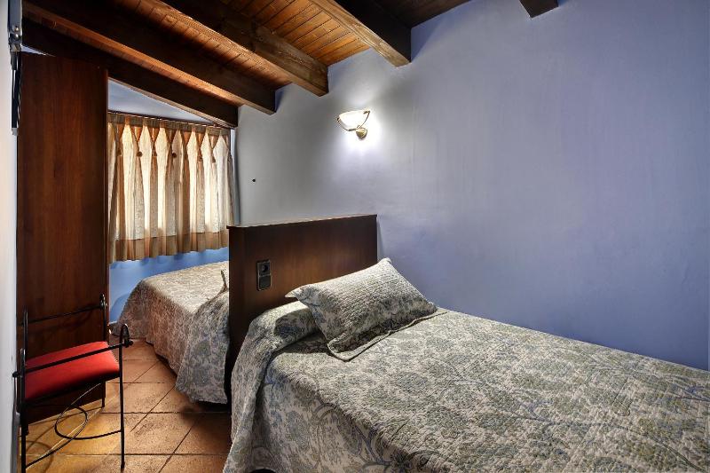 Two-Bedroom Apartment with View image 3