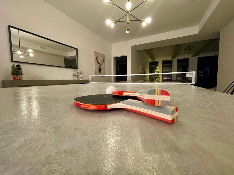 Superb 3brm - Spacious GamesSpaSaunaGym - image 10